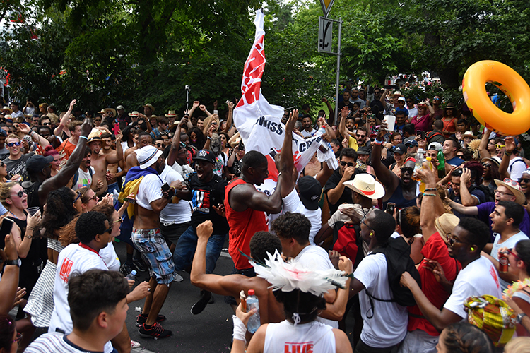 Geneva-Carnaval-Full-Joy
